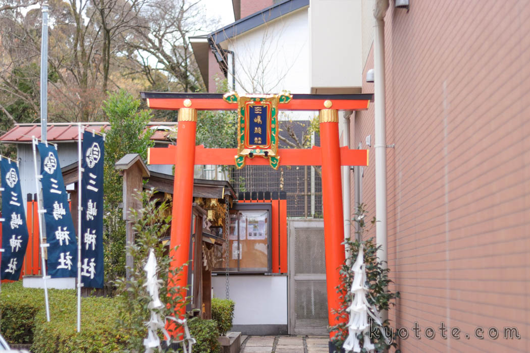 安産祈願で有名な三嶋神社