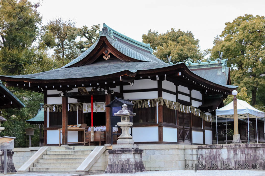 安産祈願で有名なわら天神宮